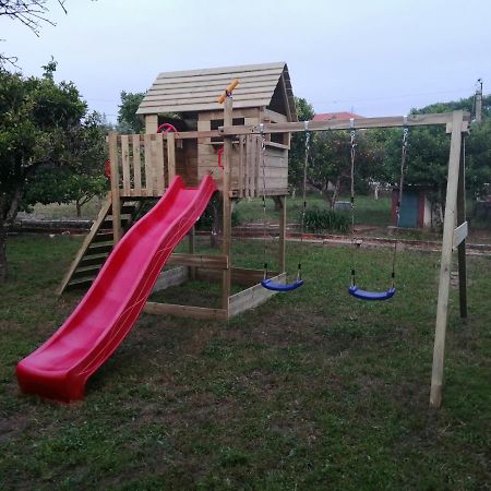Casa das Laranjeiras e parque infantil Azeitão Exterior foto